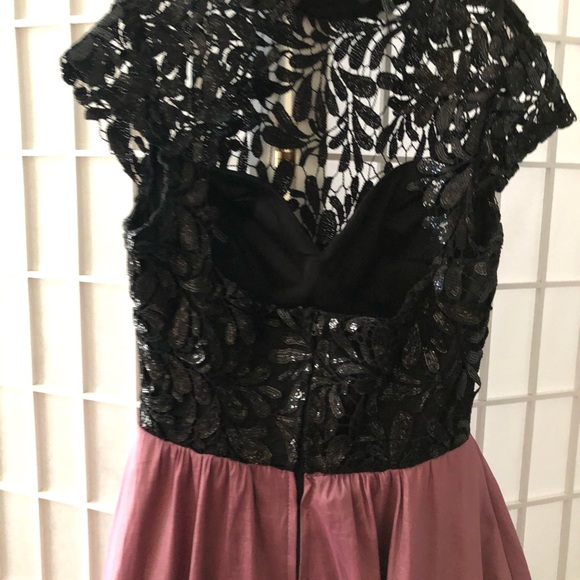 Dress - Picture 4 of 6